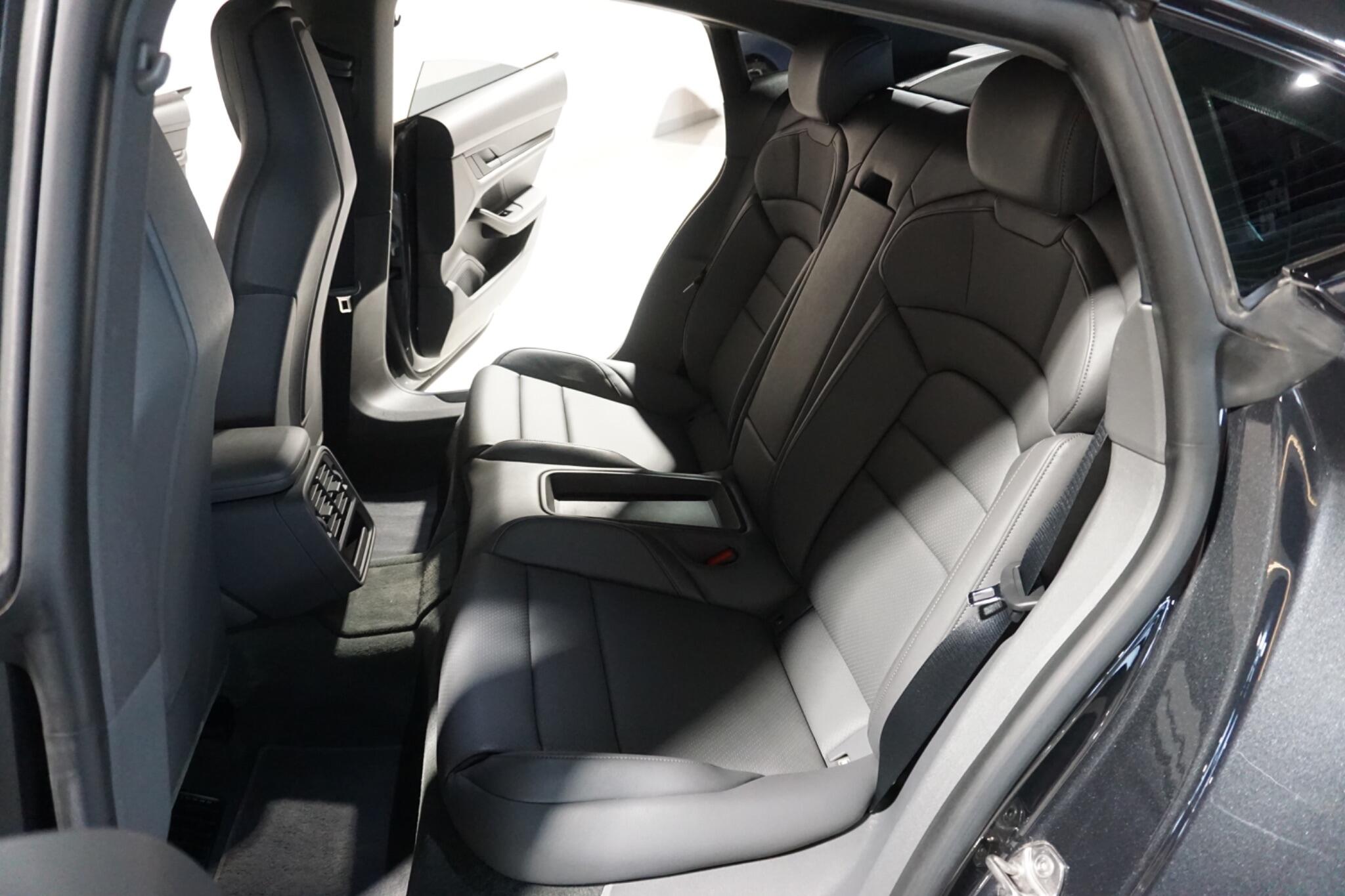 Porsche Taycan Performance Plus 93.4kWh 4S Saloon 4dr Electric Auto 4WD (571 ps)